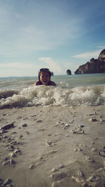http://www.noranbakrie.com/files/gimgs/17_noranbakriemonkeybay04.jpg