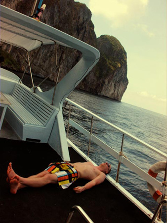 http://www.noranbakrie.com/files/gimgs/22_noranbakriemoonstruck06.jpg