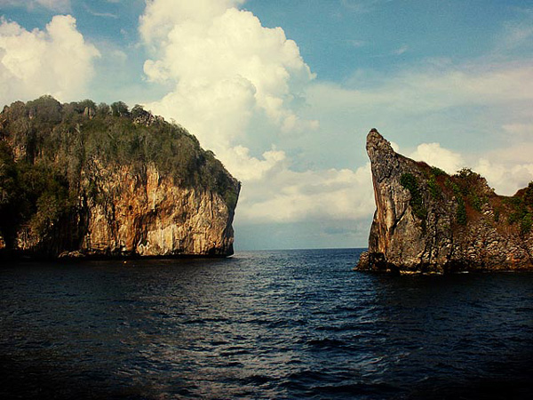 http://www.noranbakrie.com/files/gimgs/22_noranbakriemoonstruck10.jpg