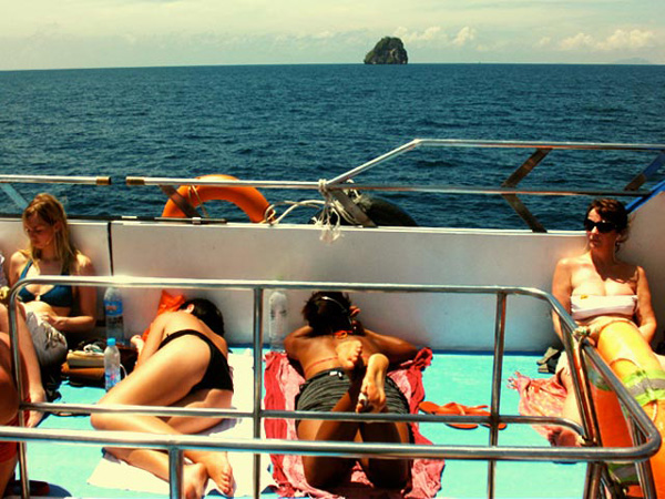 http://www.noranbakrie.com/files/gimgs/22_noranbakriemoonstruck45.jpg